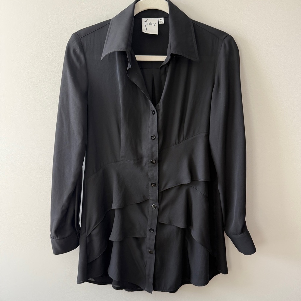 Finley Jenna Crepe Tiered Blouse